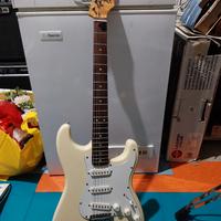 chitarra squier bullet con amplificatore 