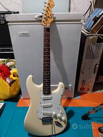 chitarra squier bullet con amplificatore 