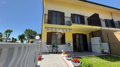 VILLA A SCHIERA A BORNASCO