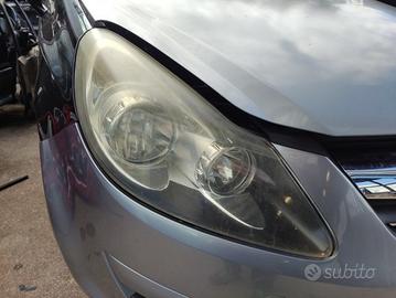 Proiettore destro OPEL CORSA D del 2008