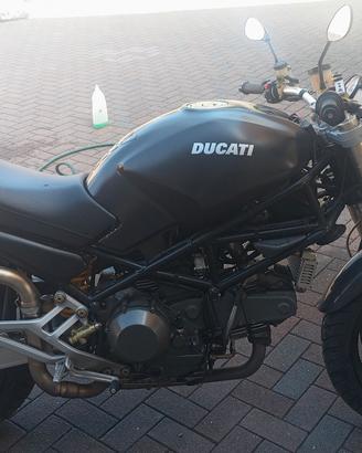 Ducati Monster 900 dark 