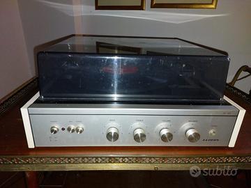 giradischi vintage con amplificatore integrato