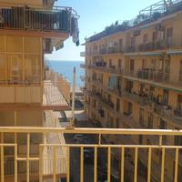 Ampio Monolocale arredato vista mare