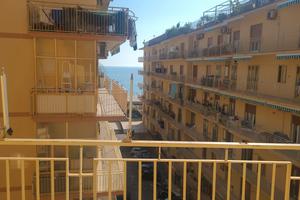 Ampio Monolocale arredato vista mare