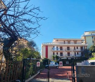 Parcheggio scoperto recintato inizio Padre Semeria