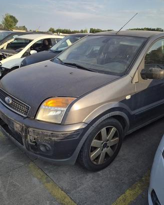 Ford Fusion 2005 1.4 TD Demolita - Per Ricambi