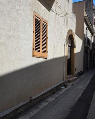 Castelvetrano, App. piano 1 e 2 via La Farina