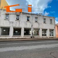 Macomer Locale Commerciale FIANCO CURAMED