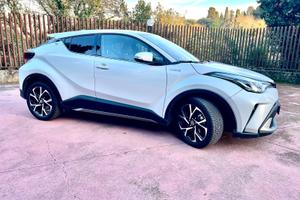 Toyota CH-R Hybrid -  2021