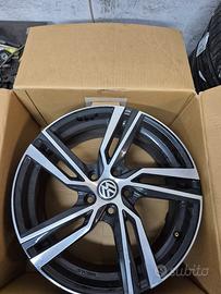 Cerchi da 18 attacco Golf