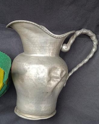 vaso in peltro vintage