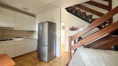 VILLA A SCHIERA A TREVIGNANO ROMANO