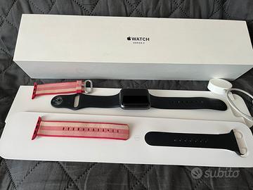 Apple watch 3 42mm  leggi bene-non funzionante