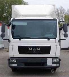Autocarro MAN TGL 8.180 con sponda posteriore
