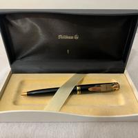 Pelikan K 800 Penna a sfera Souveraen dett dorati