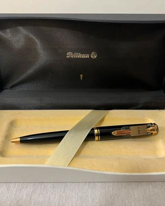 Pelikan K 800 Penna a sfera Souveraen dett dorati