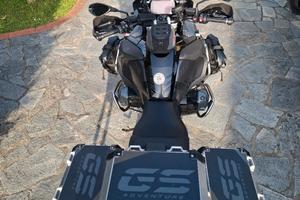 BMW 1250 triple blak 