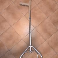 Stampella bastone quadripode stabile e sicuro
