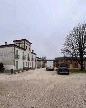 Immobile in asta di 836 m² con più di 5 locali a P