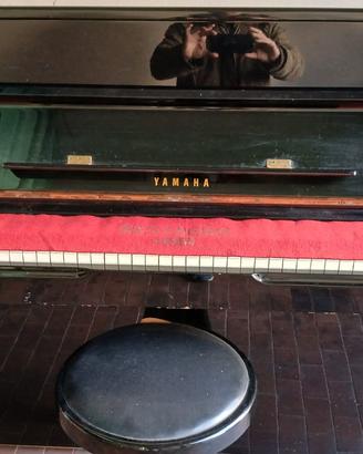 Pianoforte a muro YAMAHA