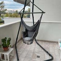 Poltrona a dondolo sospesa da esterno