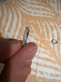 Orecchini a cerchio brillantinati