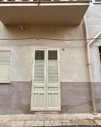 Casa indipendente a Partinico, Via Nino Bixio