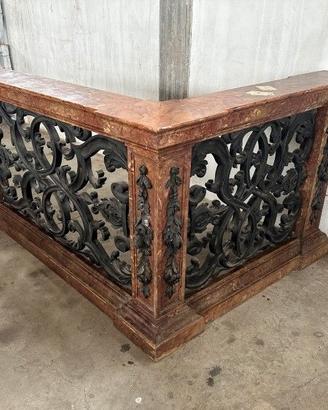 Balcone - parapetto - balaustra in legno