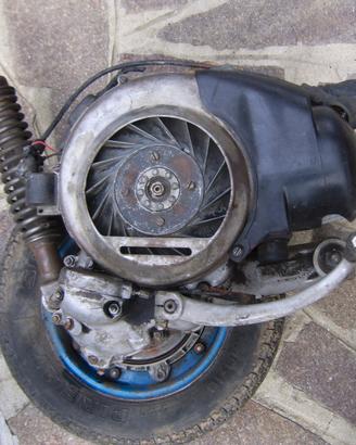Motore Vespa 150CC e ruota