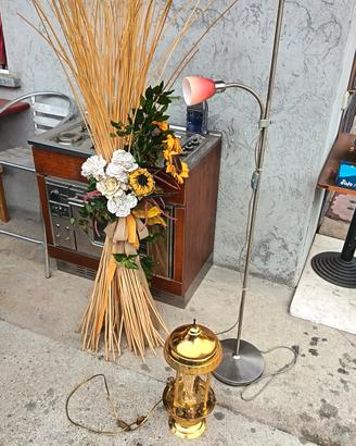 lampada ornamentale composizione di fiori 
