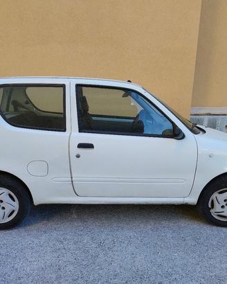 FIAT 600 del 2007 -Bianca 
