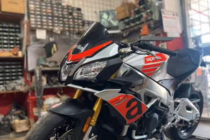 Aprilia tuono v4 1100