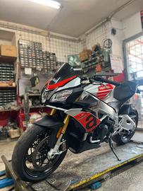 Aprilia tuono v4 1100