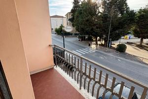 Grandi dimensioni con garage e cantina