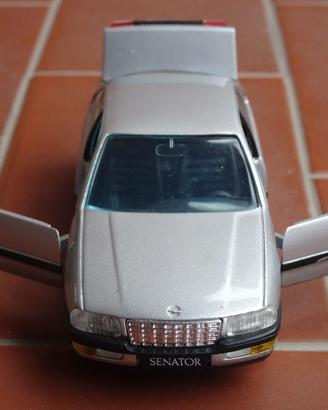 Opel Senator B by Gama in scala 1/43 argento