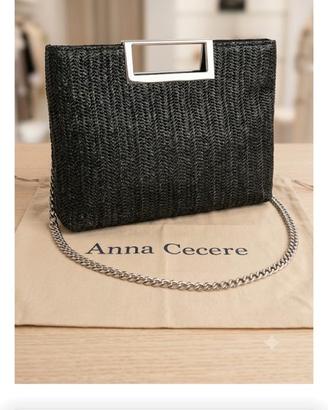 Borsa pochette in rafia nera
