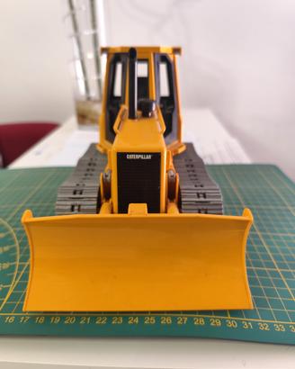 Cat Bruder bulldozer 
