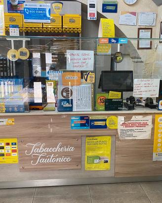 arredamento tabaccheria