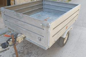 Carrello appendice con documenti.