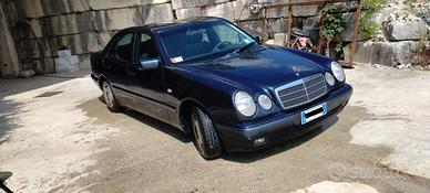 Mercedes Benz E 200