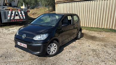 Volkswagen Up 1.0 - Move Up!