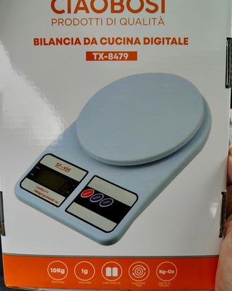 Bilancia da cucina nuova con batterie 