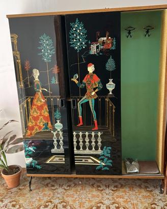 Particolarissimo mobile stile orientale