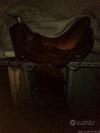 sella per sfilate ricamata a mano marca El Campero