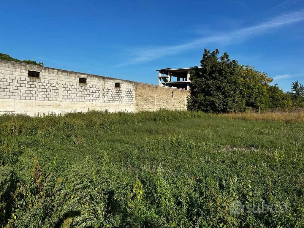 Terreno di 878 m² a Marcianise - Vista 2
