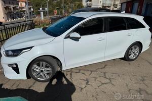 Kia ceed autocarro