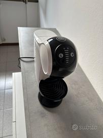 Macchina caffè Nescafé Dolce Gusto + capsule