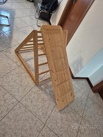 triangolo di pikler con scivolo