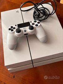 PLAYSTATION 4