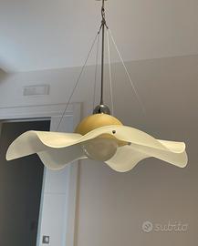 LAMPADARIO A FORMA DI MARGHERITA